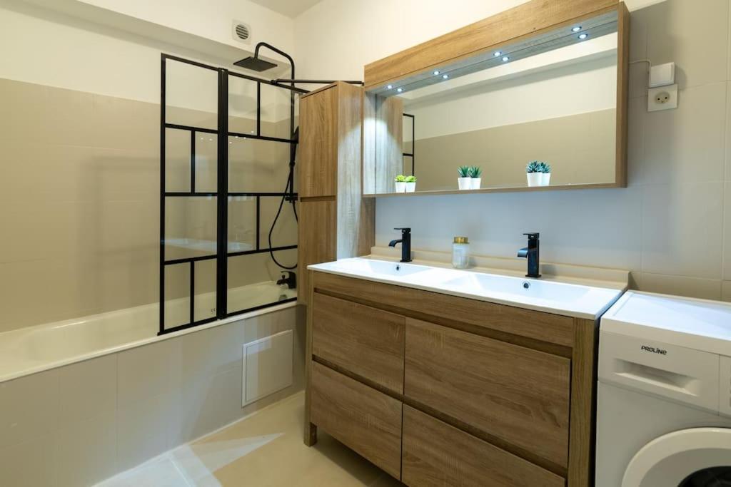 Apartament Elegant T3 Le Petit Palais Awinion Zewnętrze zdjęcie