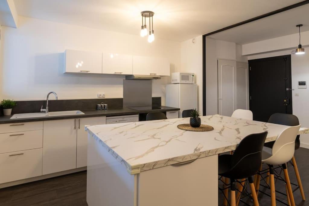 Apartament Elegant T3 Le Petit Palais Awinion Zewnętrze zdjęcie